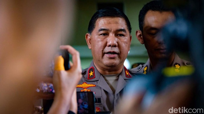 Bharada Richard Eliezer tengah menjalani sidang etik kasus pembunuhan terhadap Brigadir Yosua Hutabarat. Delapan orang menjadi saksi sidang etik Richard.