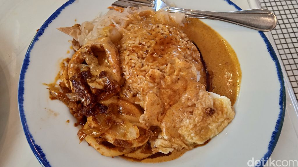 Beach Road Scissors Cut: Kental Berempah Nasi Kari Khas Singapura yang Hangat Sedap