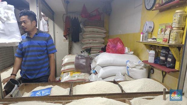 Efek harga beras mahal, beras Pandan Wangi nyaris tembus Rp 1 juta per karung. (CNBC Indonesia/Martyasari Rizky)