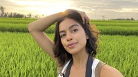 Sejak lama Eva Celia berkomitmen menjalani pola makan vegan. Ia menghindari konsumsi bahan makanan hewani dan fokus pada makanan nabati saja.