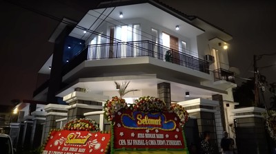 Adu Mewah Rumah Baru Fuji dan H Faisal