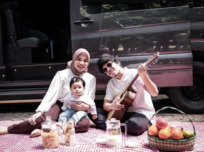 Rayakan Ulang Tahun Ameena, Aurel Hermansyah Ajak Keluarga Makan Mewah