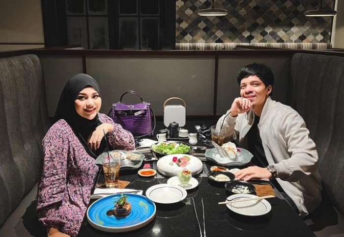 Galeri Aurel Hermansyah Rayakan Ulang Tahun Ameena, Aurel Hermansyah Ajak Keluarga Makan Mewah