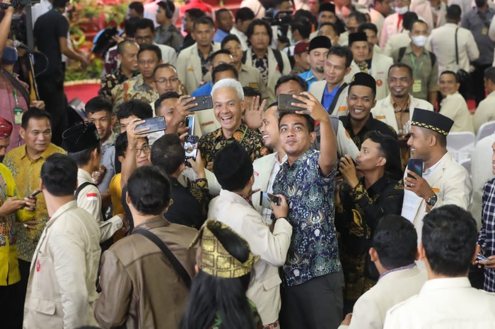 Gubernur Jawa Tengah Ganjar Pranowo saat menghadiri pembukaan Muktamar ke-18 Pemuda Muhammadiyah di Balikpapan, Kalimantan Timur, Rabu (22/2/2023).