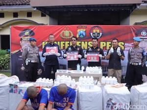 Rumah Penyimpanan Narkoba di Kediri DIgerebek, 2 Kurir Diamankan