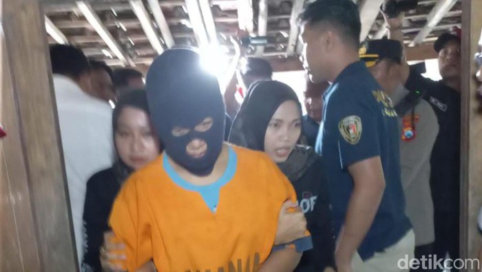 Instruktur senam di Ngawi pelaku pembunuhan suami saat mengenakan baju tahanan