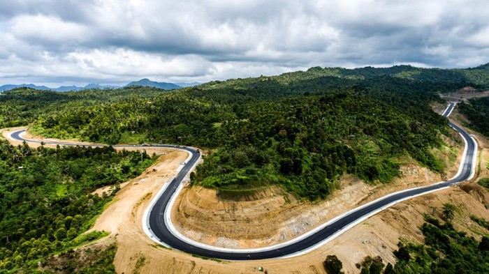 jalur pantai selatan (pansela) yang menghubungkan Trenggalek dengan Tulungagung dari udara