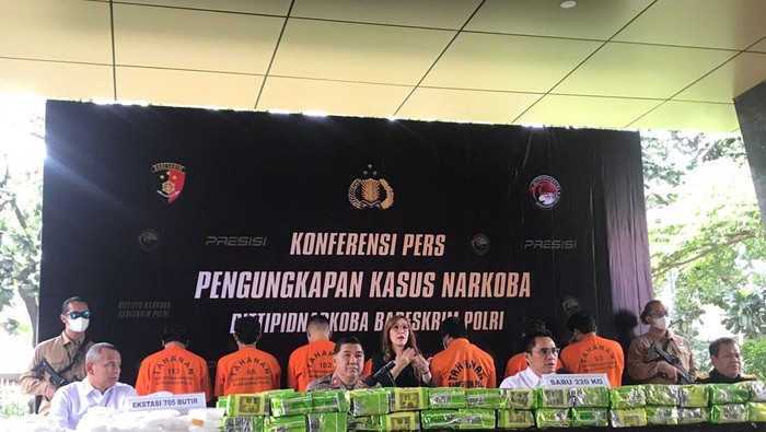 Jumpa Pers Polri soal Penyelundupan 220 kg Sabu-705 Butir Ekstasi