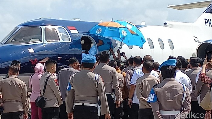 Kapolda Jambi Irjen Rusdi Hartono dibawa ke Jakarta dengan pesawat khusus.