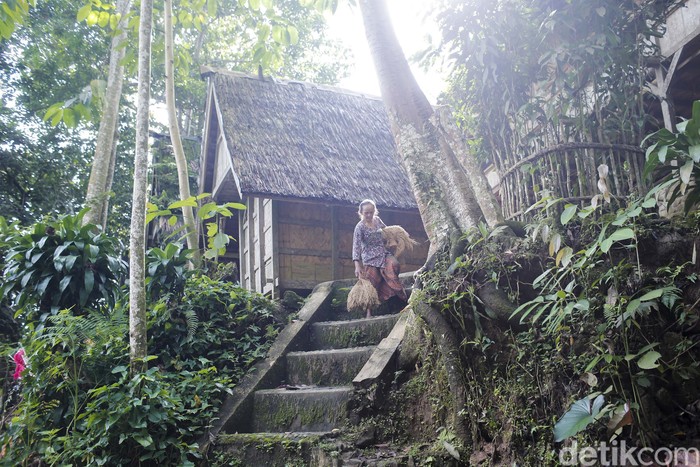 Kasepuhan Sinar Resmi