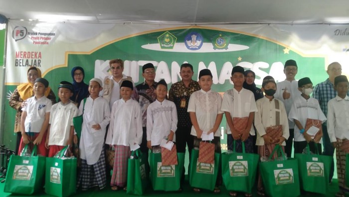 Khitan gratis