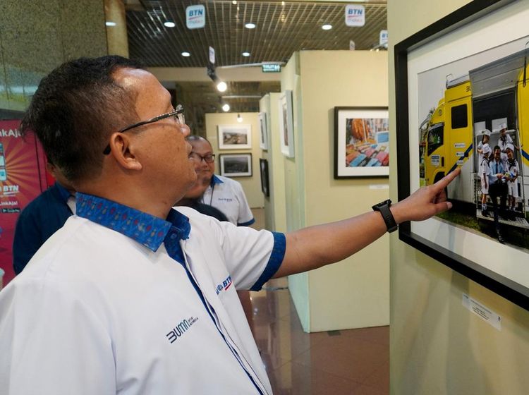 Mengunjungi Pameran Foto Anugerah Jurnalistik BTN