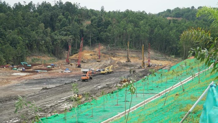 Infrastruktur jalan tol yang akan terhubung dengan Jalan Tol Balikpapan-Samarinda akan mempersingkat jarak tempuh dari Balikpapan menuju Kawasan Inti IKN.