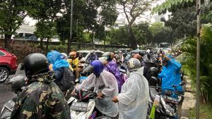 Kesal Kena Macet di Jalan TB Simatupang Tiap Pagi, Pemotor Berharap WFH