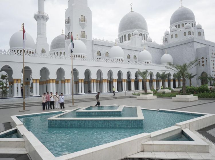 Masjid Sheikh Zayed Solo Akan Datangkan 5 Imam Uni Emirat Arab
