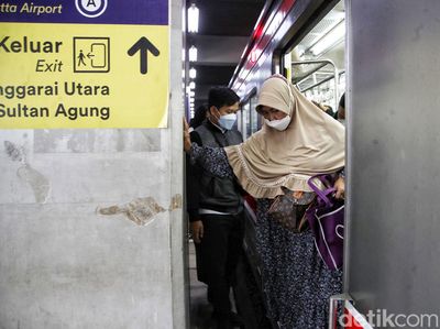 Melihat Pilar Besar Stasiun Manggarai yang Dikeluhkan Anker