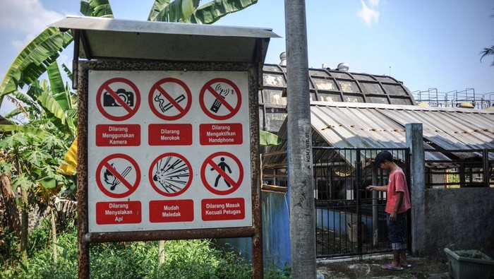 MENGUBAH LIMBAH TAHU JADI BIOGAS Siapa bilang limbah dari produksi tahu tidak bermanfaat. Bagi warga Dusun Giriharja, Sumedang Utara, limbah itu bisa dimanfaatkan sebagai bahan bakar biogas.