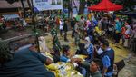 Mengular Panjang, Begini Antrean Operasi Pasar Beras Murah di Bandung