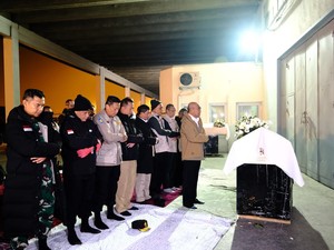 Menko PMK Pimpin Salat Jenazah Warga Lombok Korban Gempa Turki di Adana