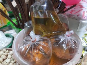 Emak-emak Pasti Girang Harga Migor Curah di Surabaya Turun