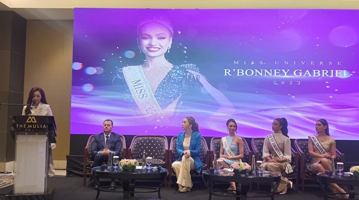 Pemegang lisensi Miss Universe Indonesia membuka pendaftaran untuk semua perempuan, termasuk transpuan, dengan syarat diakui secara legal.