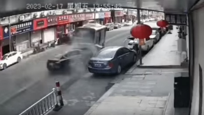 Mobil listrik Tesla alami kecelakaan di China