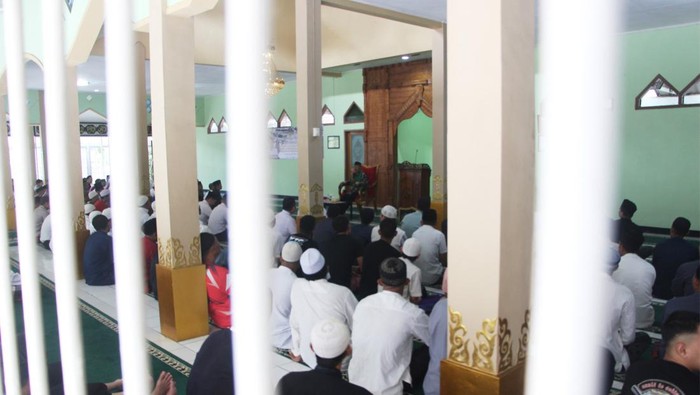 Napi di Rutan Bandung saat mendapatkan penguatan keagamaan