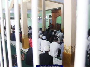 Momen Penguatan Agama Bagi Napi dari Balik Jeruji Besi
