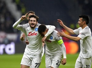 Pemain Eintracht Frankfurt Ungkap Susahnya Lawan Napoli