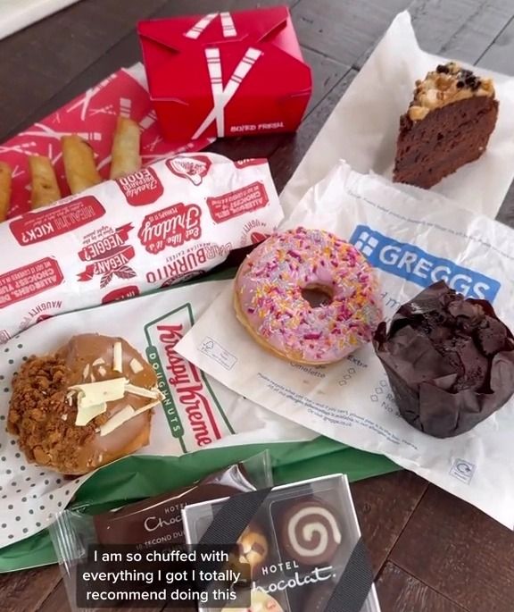 Pamer Makan Gratis di Hari Ultah, Wanita Ini Dapat Donat hingga Mie