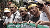 Bahkan Merpati diminta untuk mencari investor strategis. Lalu 2014 Merpati menghentikan semua operasional penerbangan hingga Maret 2014 karena tak mampu membayar gaji pegawai. Pradita Utama/detikcom