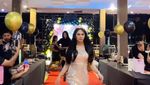 Lenggak-lenggok Waria yang Berpesta di Padang Sidimpuan