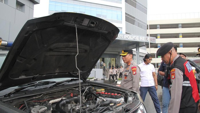 Polres Jakbar cek kendaraan dinas Polres Jakbar cek kendaraan dinas
