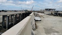Pengerjaan konstruksi yang sedang dikebut adalah pemasangan rambu, pengaspalan, pembuatan marka jalan. Pengerjaan konstruksi yang akan di-finishing tinggal 50 meter.  