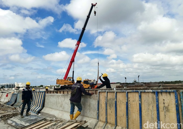 Progres Terkini Tol Cibitung-Cilincing Seksi 4 Pembangunan Jalan Tol Cibitung-Cilincing (JTCC) Seksi 4 sepanjang 7,4 km dinyatakan selesai. Seksi 4 akan melengkapi seksi 1-3 JTCC yang sebelumnya sudah beroperasi. Secara keseluruhan JTCC memiliki panjang 34,7 km.
