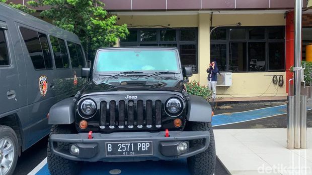 Rubicon yang dipakai Mario Dandy Satrio saat menganiaya anak Pengurus Pusat GP Ansor di Jaksel disita polisi. (Foto: dok. Istimewa)