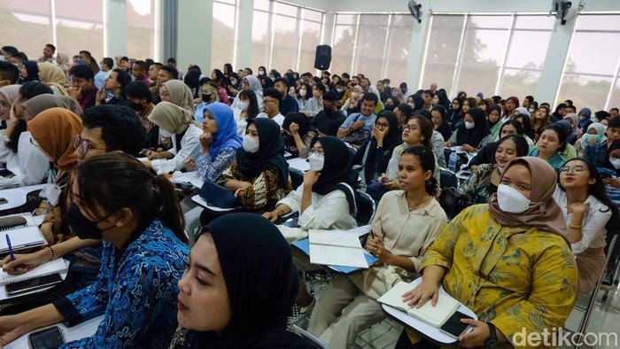 Menparekraf Sandiaga Uno memberikan kuliah umum di Universitas Pancasila, Jakarta, Rabu (22/2).  Ia mengangkat pengembangan pariwisata inklusif.