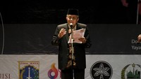 Acara tersebut sebagai pengumpulan donasi bagi seniman-seniman tanah air yang sedang sakit dan terkena musibah.