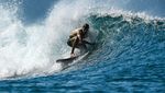 Sensasi Berselancar di Pantai Lhoknga Aceh