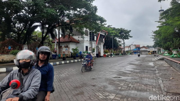 Suasana Alun-alun Brebes usai sempat kebanjiran, Rabu (22/2/2023).