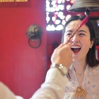 Nong Poy menampilkan wajah cantiknya yang tanpa makeup. Kecantikannya pun langsung menuai pujian dari banyak netizen. Foto: Dok. Instagram/@poydtreechada