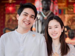 9 Potret Nong Poy Berkebaya di Prosesi Adat Jelang Nikah, Cantik Tanpa Makeup