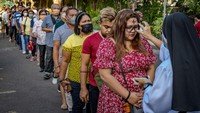 Dilansir situs Catholig.org, arti dari Ash Wednesday adalah peringatan Rabu Abu dengan pemakaian abu tanda salib di kening kepala umat Katolik. Abu melambangkan debu yang dipercaya digunakan Tuhan untuk menciptakan manusia.