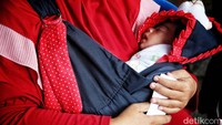 Kegiatan tersebut diikuti oleh sekitar 100 warga dari orang tua hingga anak-anak.