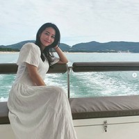 Pada Minggu (19/2/2023), Yeonji mengaku mendapat ancaman untuk tampil telanjang dalam drama Korea Hit the Spot. Foto: dok. Instagram @act_yeon