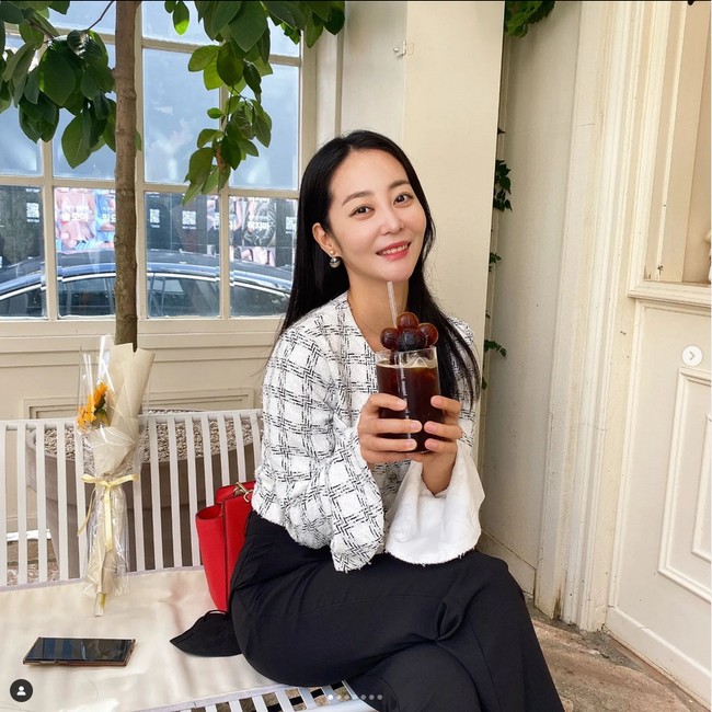 Yeonji kemudian membuat klarifikasi di Instagram-nya. Dia menyebut pengakuannya adalah kesalahpahaman. Kini dia mengaku tak ada penyesalan setelah tampil telanjang di drama Korea Hit the Spot dan menghapus postingan sebelumnya di aplikasi Brunch. Foto: dok. Instagram @act_yeon