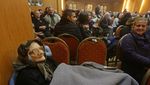 Aksi Badut Hibur Korban Gempa di Aleppo Suriah