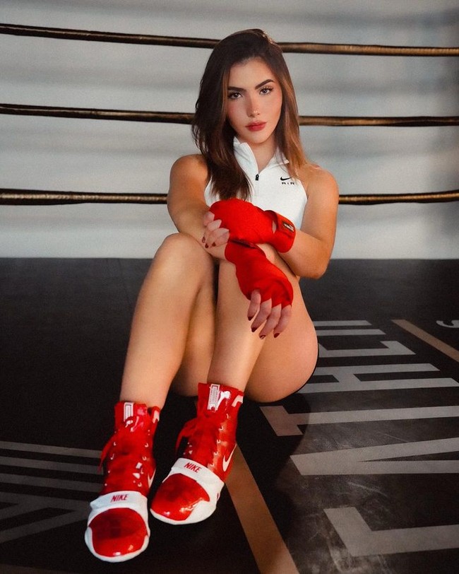 Wanita 20 tahun itu terakhir bertanding pada Chessboxing Championship 2022 akhir tahun lalu. Ajang tersebut jadi perhatian karena mengkombinasikan tinju dan catur.  Foto: Instagram Andrea Botez