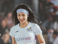 8 Foto Anya Geraldine di Pertandingan Voli Pantai, Curi Atensi Pakai Crop Top