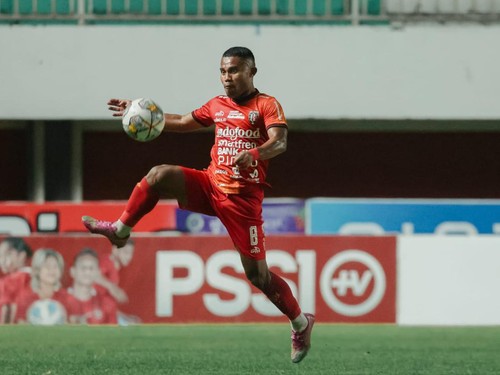 Ardi Idrus belakangan jadi pilihan utama Teco sebagai bek kanan Bali United.